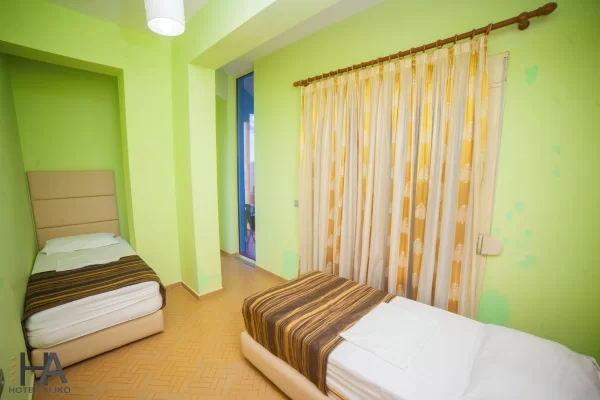 Aliko 4_ - 7 Family room 3.jpg