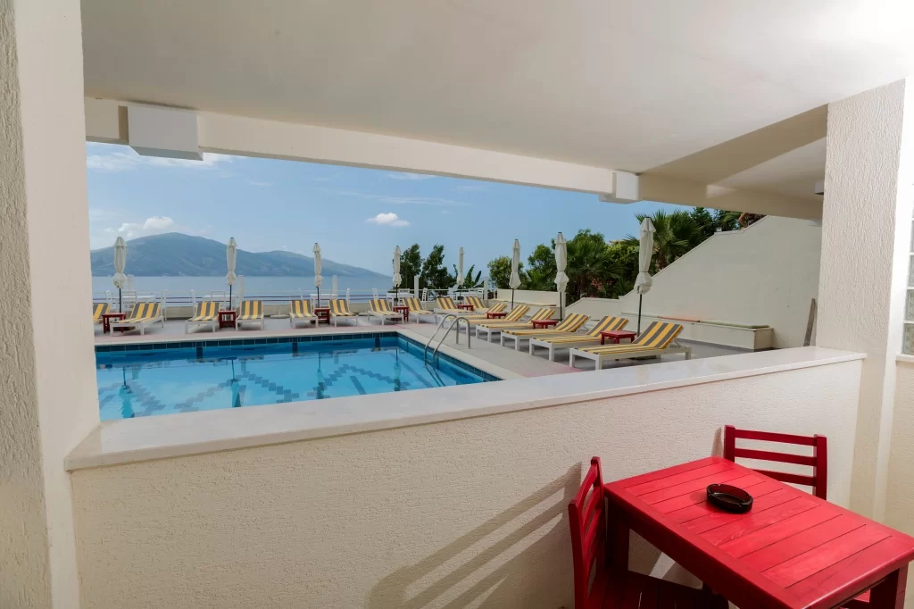 Picasso 11 - STD QDPL Pool View 2.jpg