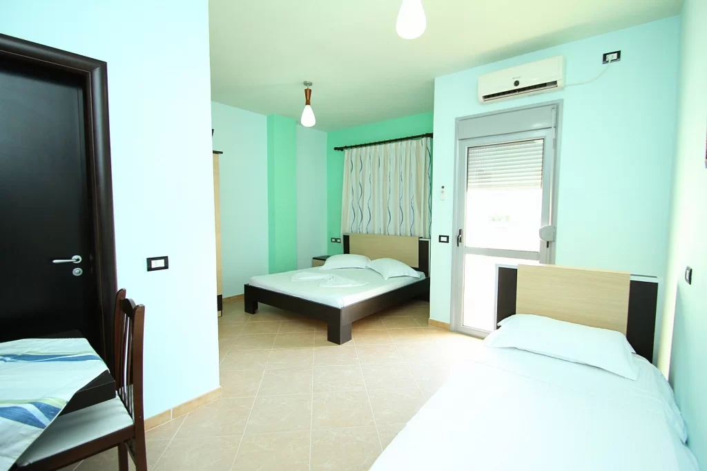 AL Hotel 13 - STD TRPL 5.jpg