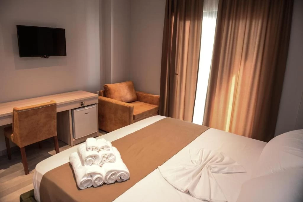 Brilliant Hotel STD DBL 4.jpg