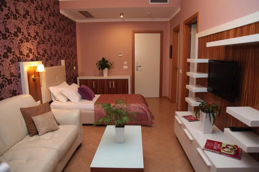 Gold 7 Family room 4.jpg Gold 7 Family room 4.jpg