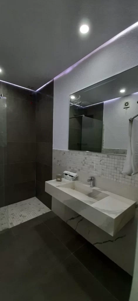 de3a5fb5-8604-42a1-89c9-6b67c840e2a5.jpg