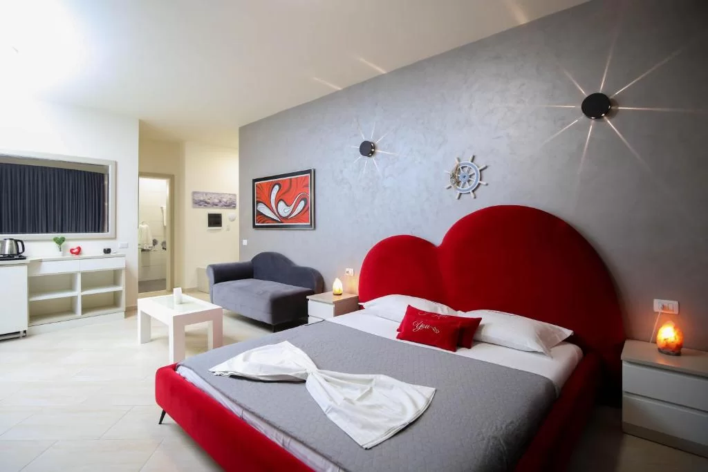 Diamond Hill 12 - Superior Suite 3.jpg