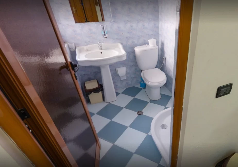 Florence 12 - STD room Bathroom 1.jpg Florence 12 - STD room Bathroom 1.jpg