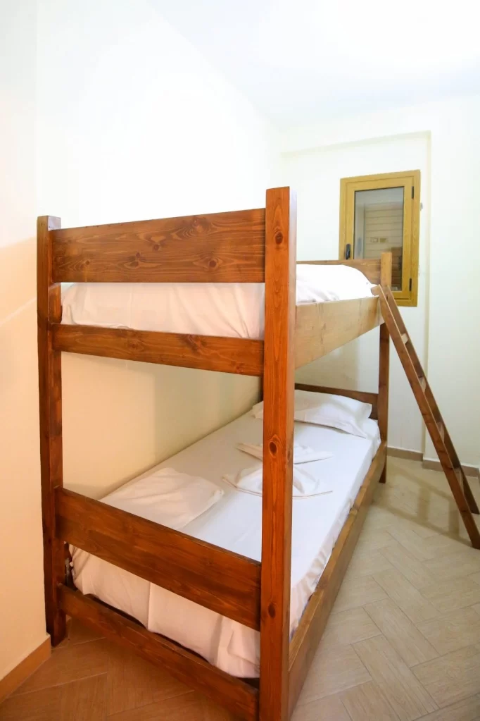 Jerolda - 17 - Family MV 2.jpg Jerolda - 17 - Family MV 2.jpg