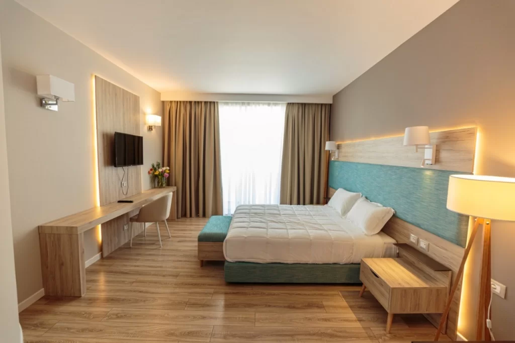 Regina Blu Suite.jpg