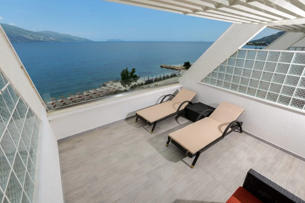 Picasso 9 - DELUXE DBL SV Blc 2.jpg
