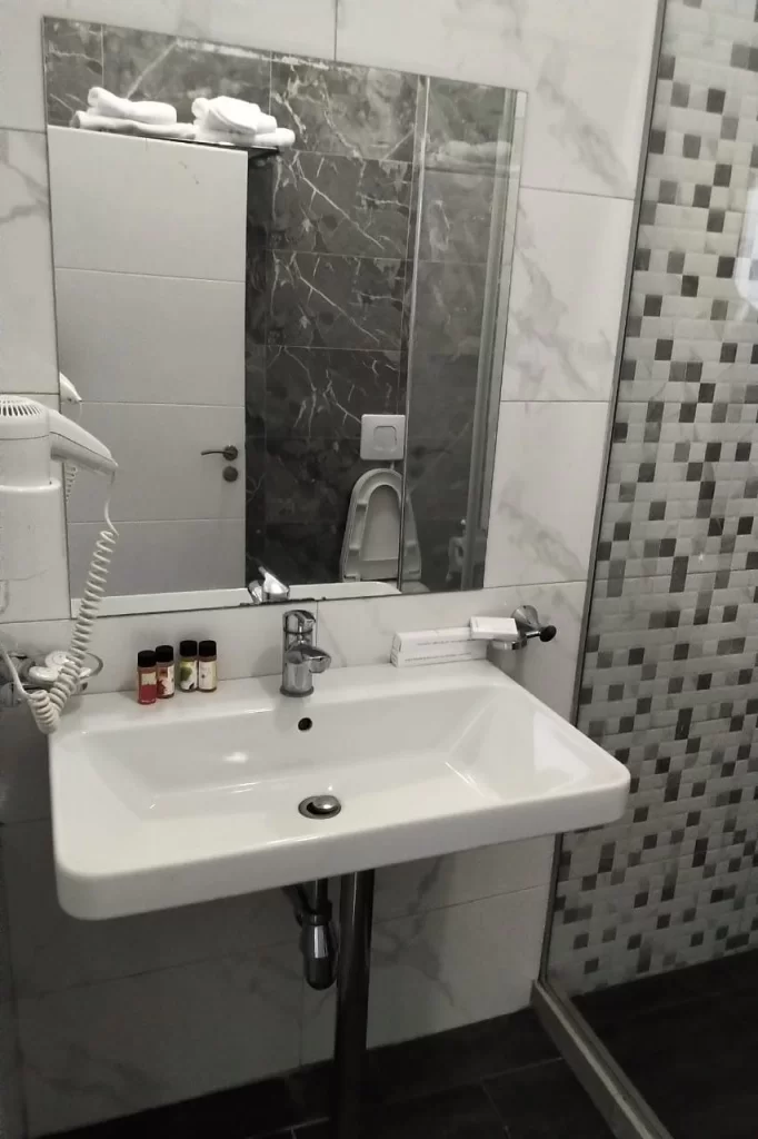 Family Bathroom.jpg
