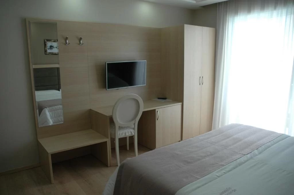 Dyrrah TRPL room 2.jpg