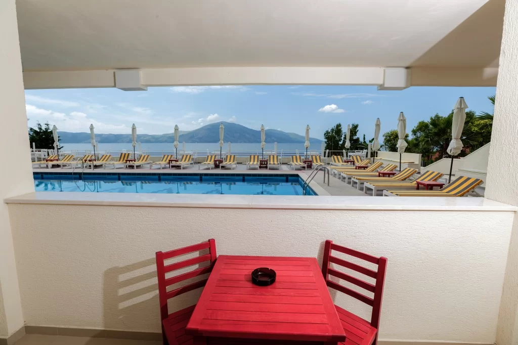 Picasso 6 - STD TRPL Pool View 3.jpg