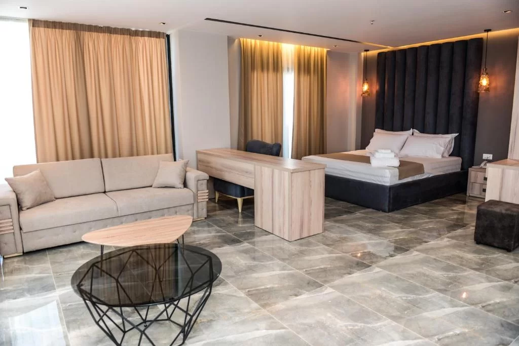 Brilliant Hotel Deluxe Suite 6.jpg