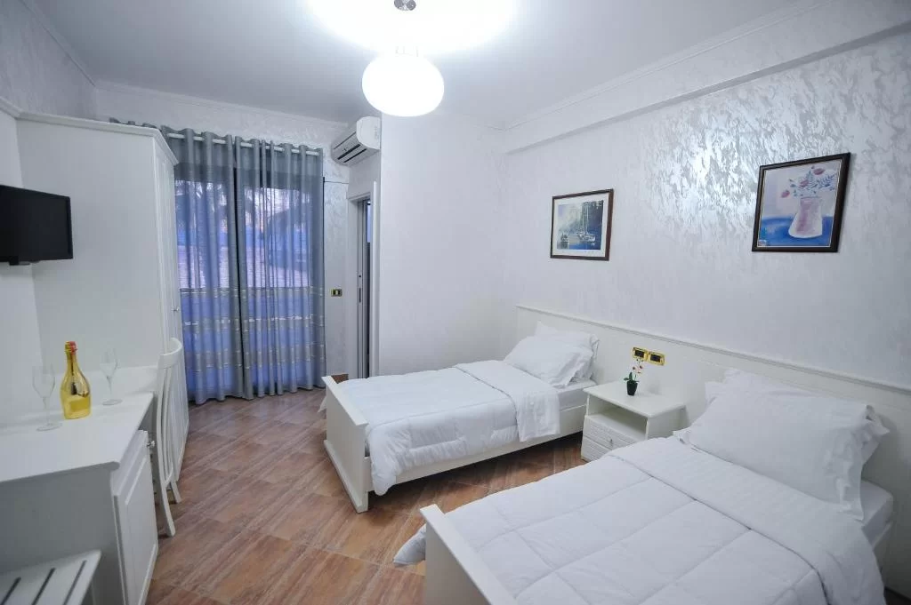 Standard Twin Room1.jpg
