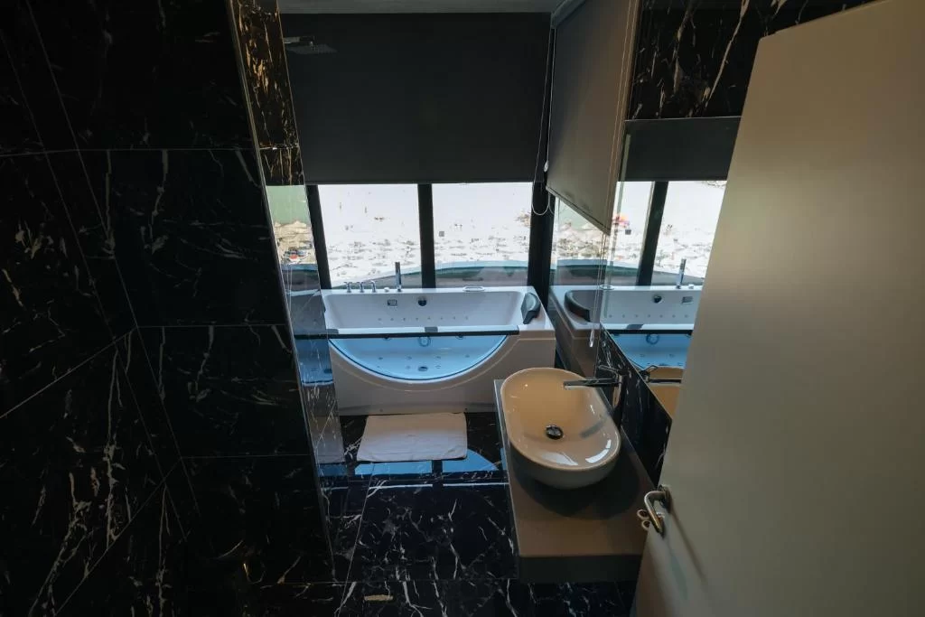 Brilliant Hotel Junior Suite 1.jpg