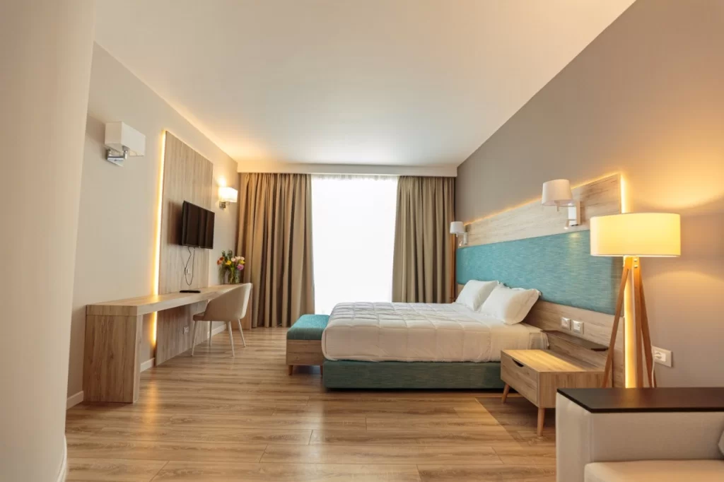 Regina Blu Suite 1.jpg Regina Blu Suite 1.jpg