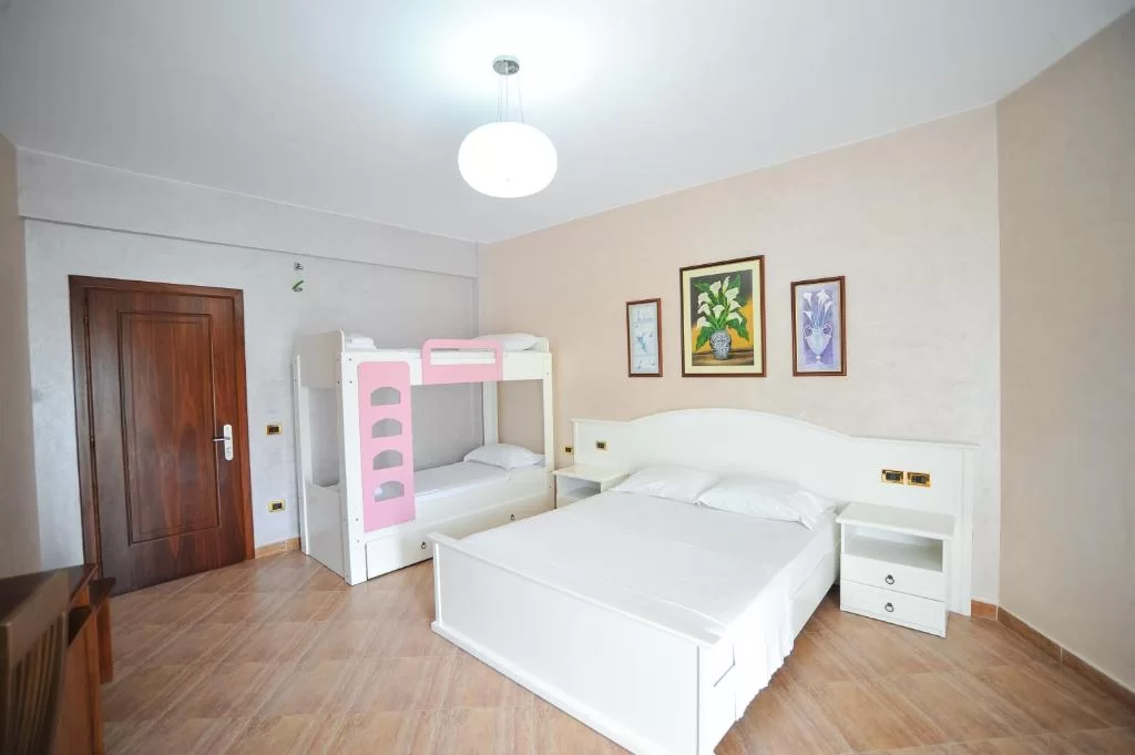 Family room with sea view3.jpg