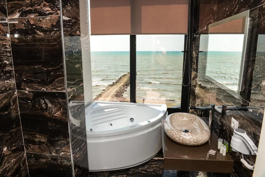 Brilliant Hotel Junior Suite 6.jpg
