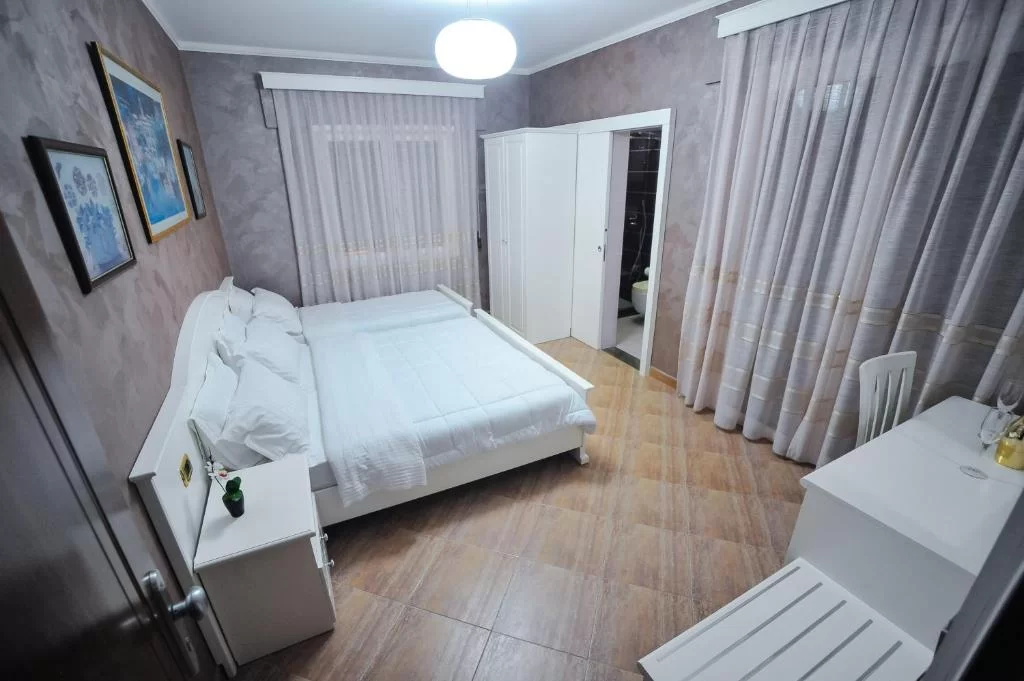 triple room.jpg