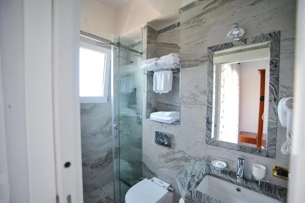 Basic triple room2.jpg