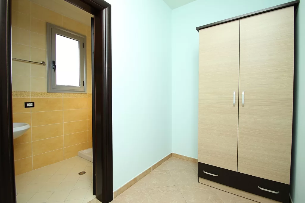 AL Hotel 13 - STD TRPL 7.jpg