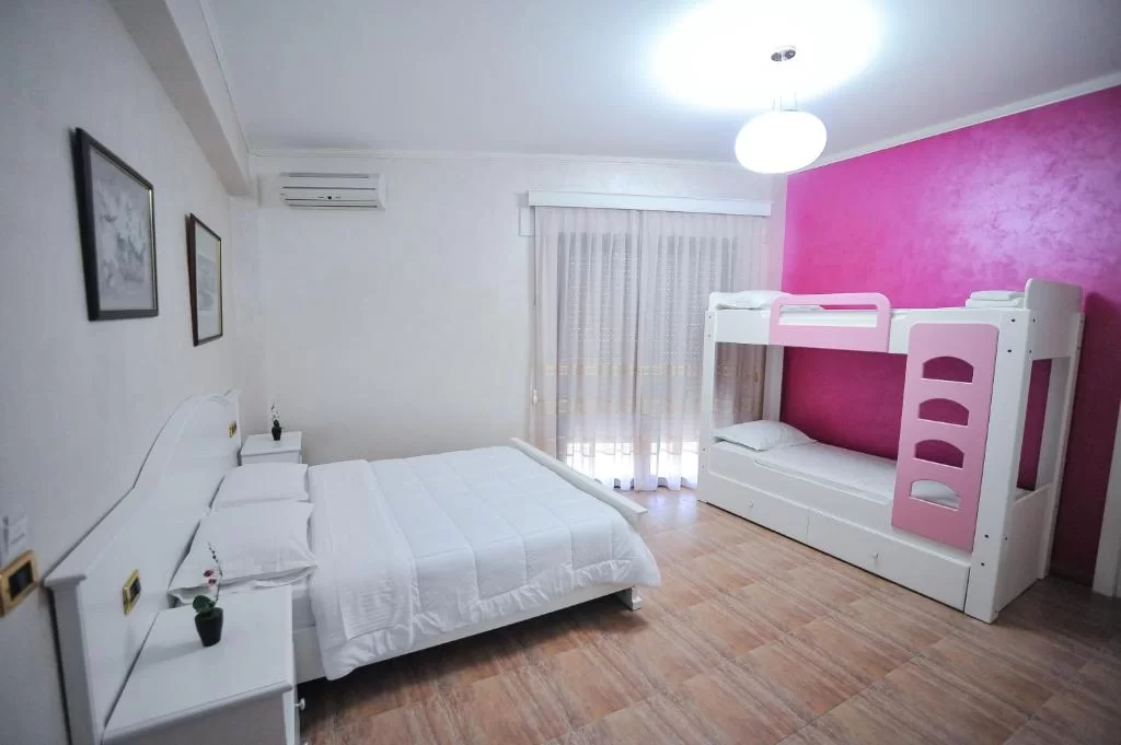 Family room with sea view.jpg