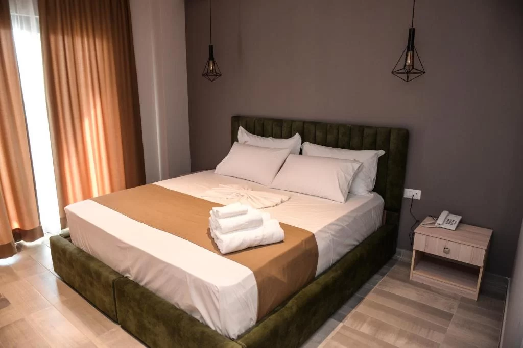 Brilliant Hotel STD DBL 1.jpg