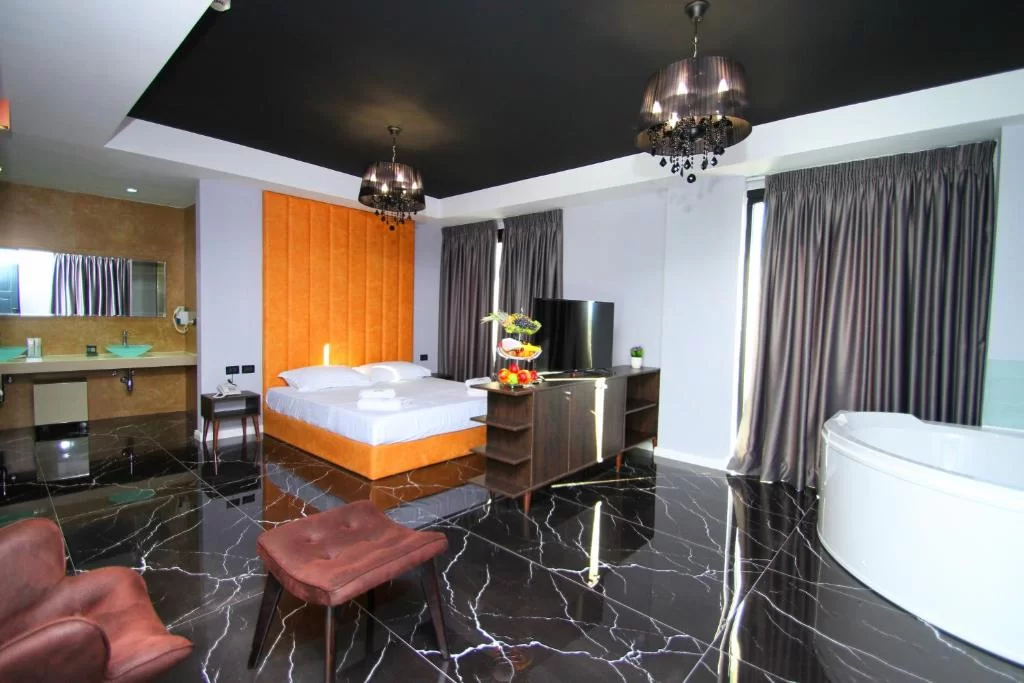 SUITE (4).jpg