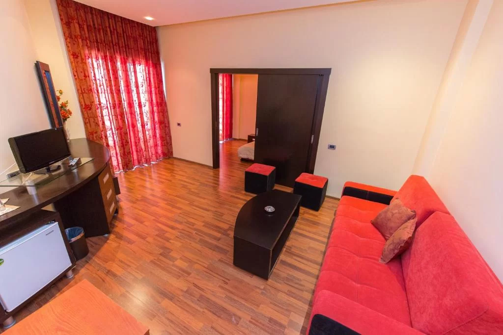 Brilant Junior Suite 1.jpg