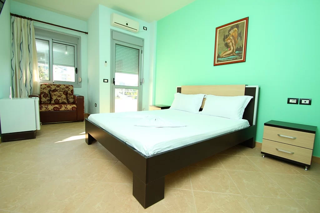 AL Hotel 12 - STD DBL 5.jpg