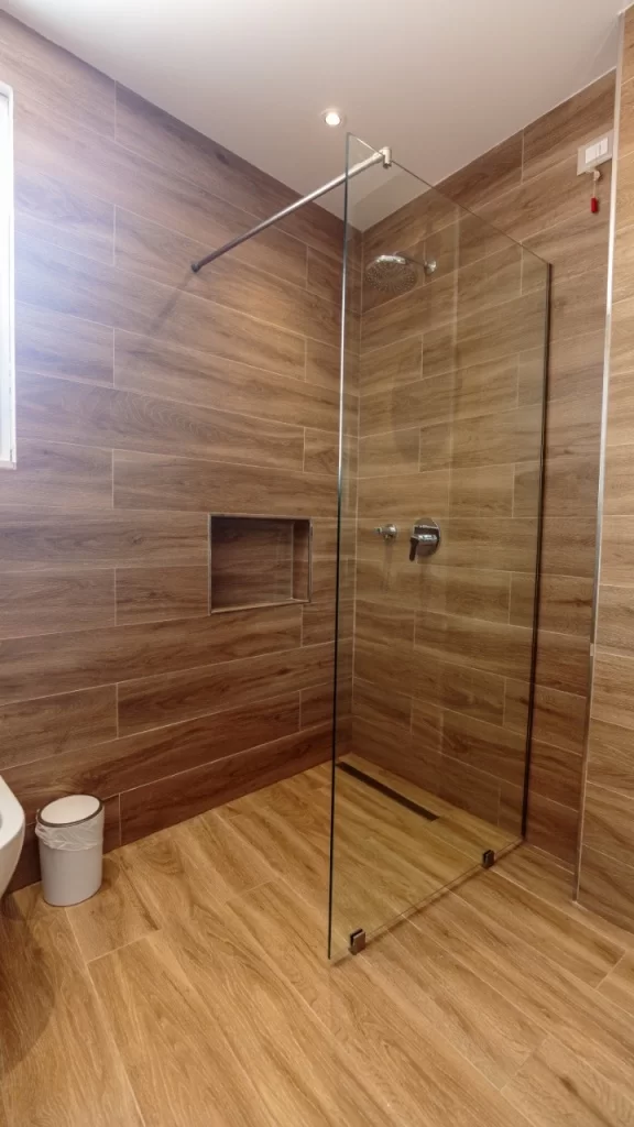 Regina Blu Suite 5.jpg