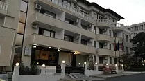 Corona Hotel