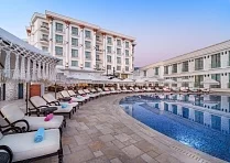Les Ambassadeurs Hotel Casino & Marina
