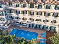 Denise Beach Hotel