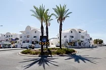 Cheerfulway Oura Village Apartments