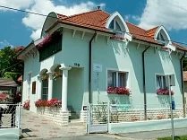 Eszter Ivan Apartments