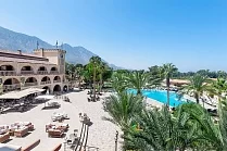 Le Chateau Lambousa Hotel