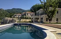 Oak Leaf Residences