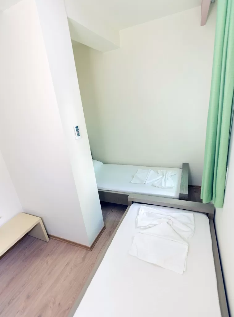 Picasso 12 - Family room (no view) 2.jpg