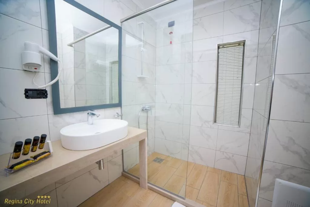 Regina City - STD TRPL (4).jpg