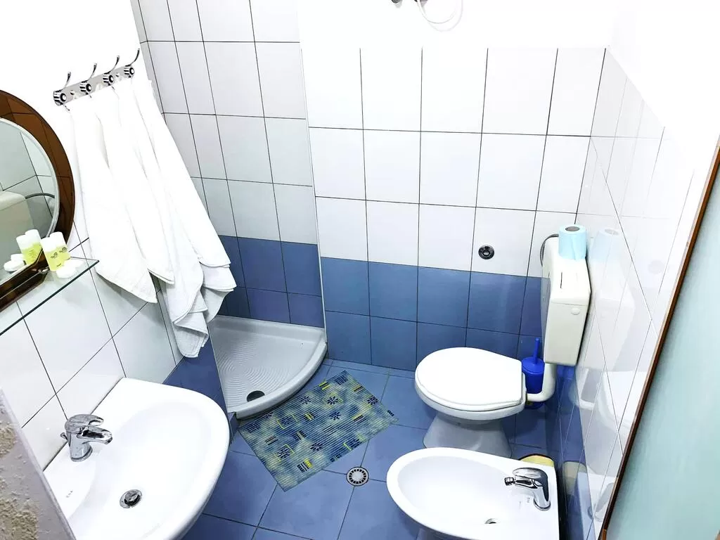 Mali i Robit, hotel-camping 10 - STD DBL 3.jpg