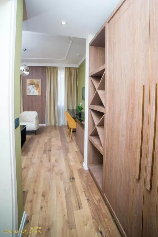 Regina City - Junior Suite (6).jpg