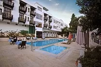 Melissa Moment Apart