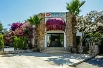 Moonshine Hotel &Suites