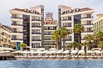 Poseidon Hotel (16+)