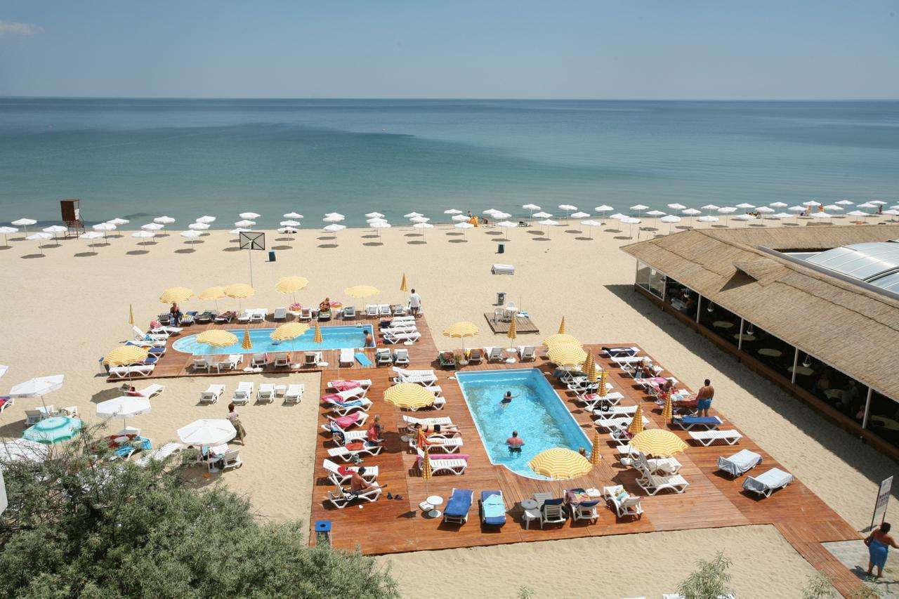 Мура хотел. Mura 3* Болгария. Hotel Mura Bulgaria. Пляж Албена Болгария. Албена курорт в Болгарии в 70 годах.