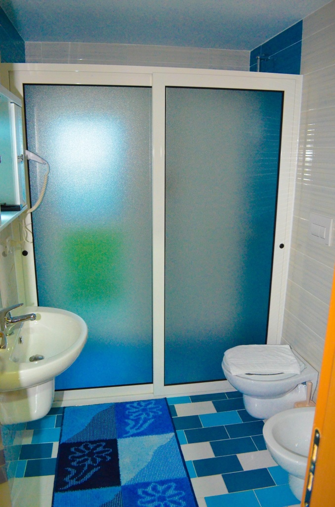 Monaco - 10 STD - Bathroom 5.jpg